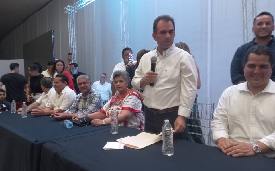 Jose Yunes Zorrilla reconoce el triunfo de Rocío Nahle en Veracruz según lo informado por el periódico Xalapa.