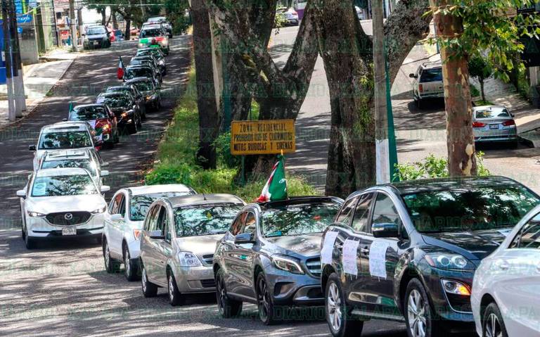 Caravana de Anti AMLO re ne m s de 300 veh culos en Xalapa FRENA