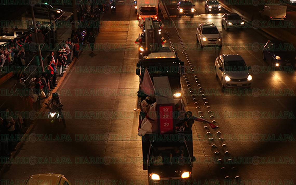 Primera caravana navide a decepcion a familias xalape as Xalapa